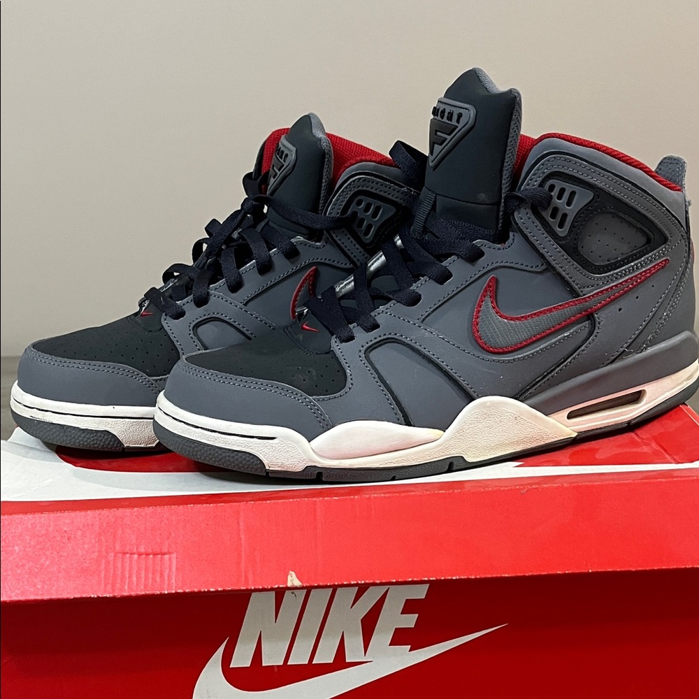 Nike Men's Black and Red High-Top Sneakers